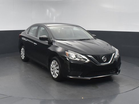 Used 2018 Nissan Sentra S image 2