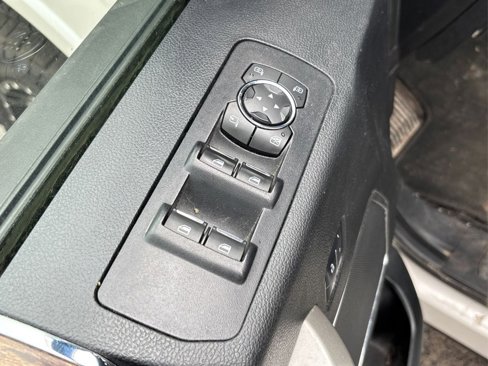 Used 2018 Ford F150 Lariat image 32