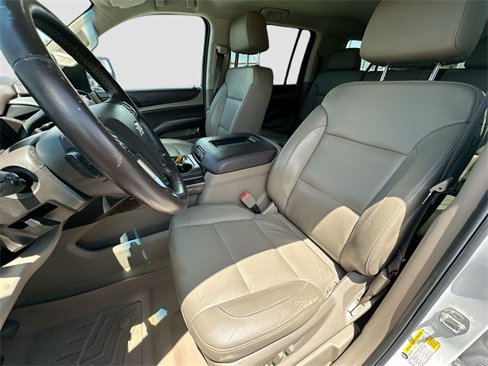 Used 2018 Chevrolet Suburban LT image 21