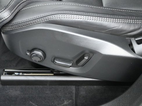 Certified 2023 Volvo XC60 B5 Ultimate w/ Protection Package Premier image 12
