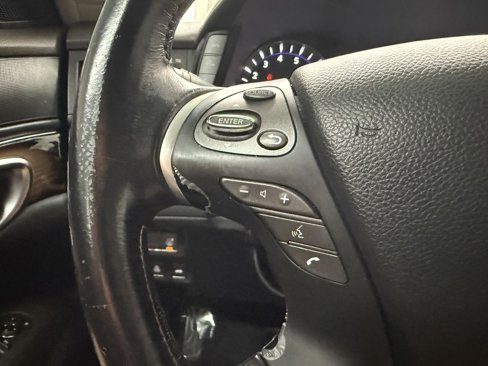 Used 2011 INFINITI M56 x w/ Deluxe Touring Pkg image 18