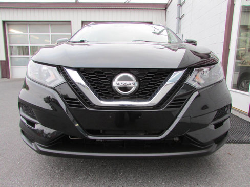 Used 2020 Nissan Rogue Sport SV image 2