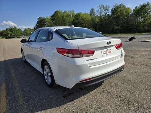 Used 2017 Kia Optima LX w/ Convenience Package image 8