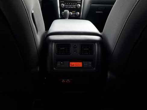 Used 2020 Nissan Pathfinder S image 12