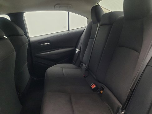 Used 2021 Toyota Corolla LE image 18