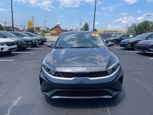 Used 2023 Kia Forte LXS w/ LXS Technology Package image 2