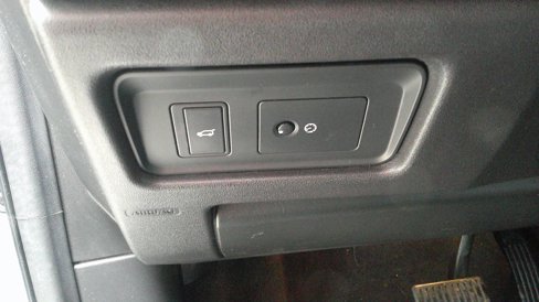 Used 2017 Land Rover Discovery Sport SE image 13