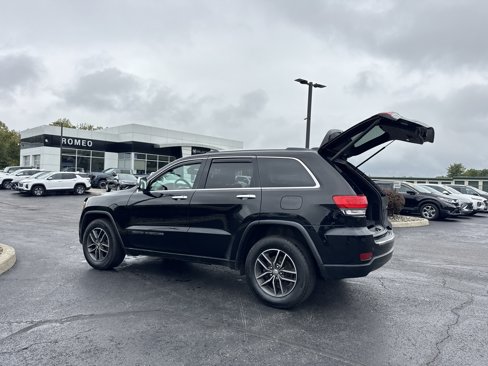 Used 2017 Jeep Grand Cherokee Limited image 33