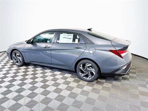 New 2025 Hyundai Elantra Sport image 5