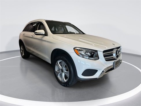 Used 2018 Mercedes-Benz GLC 300 4MATIC image 5