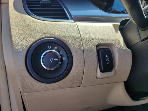 Used 2018 Ford Taurus SEL w/ Equipment Group 201A image 31