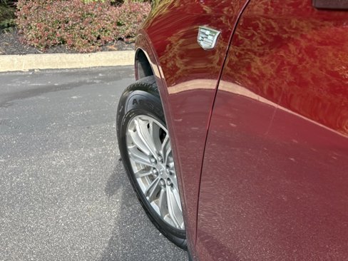 Used 2018 Cadillac XT5 Luxury w/ Driver Awareness Package image 18