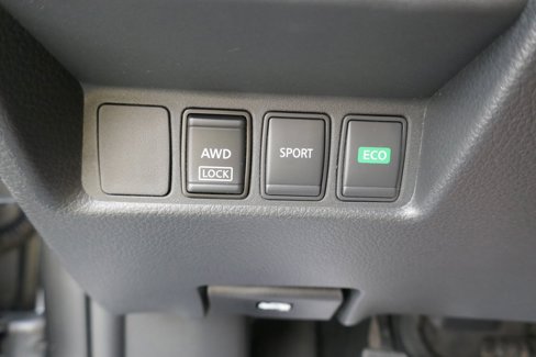Used 2020 Nissan Rogue SV image 25