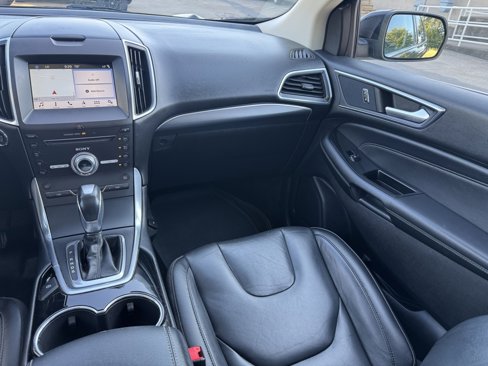 Used 2017 Ford Edge Titanium w/ Technology Package image 11