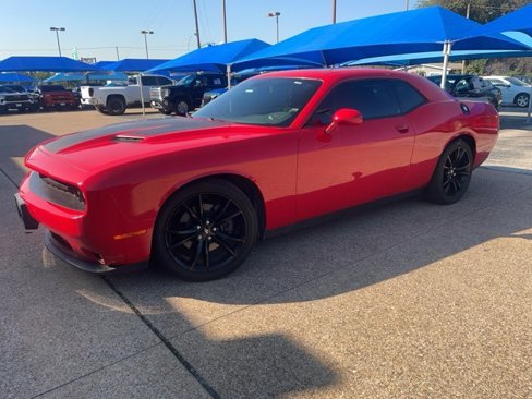Used 2018 Dodge Challenger SXT w/ Blacktop Package image 1