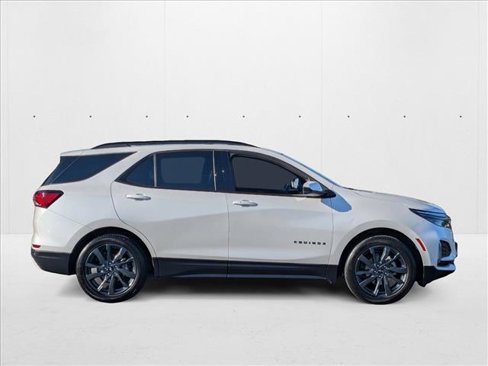 Certified 2022 Chevrolet Equinox RS image 4