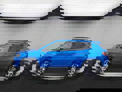 Used 2024 Jeep Compass Latitude image 5