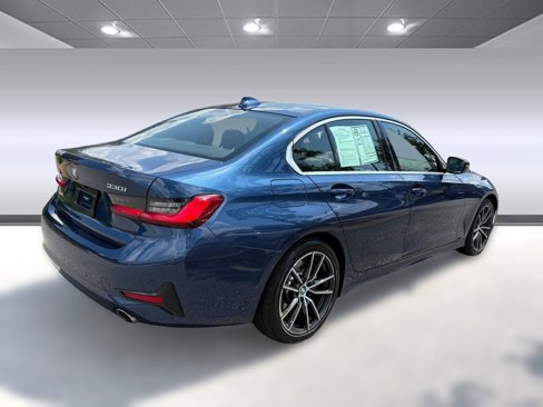 Used 2021 BMW 330i Sedan w/ Premium Package image 9