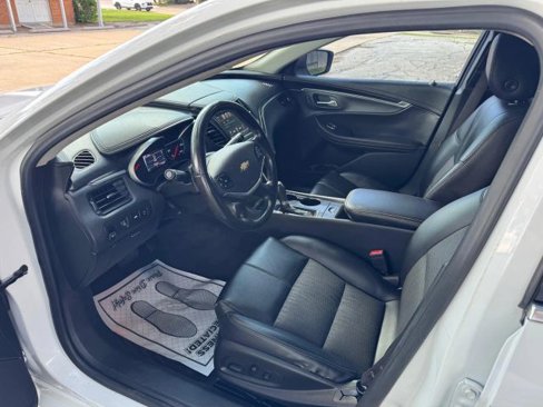 Used 2017 Chevrolet Impala LT w/ Convenience Package image 8