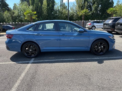 Used 2025 Volkswagen Jetta SE image 9