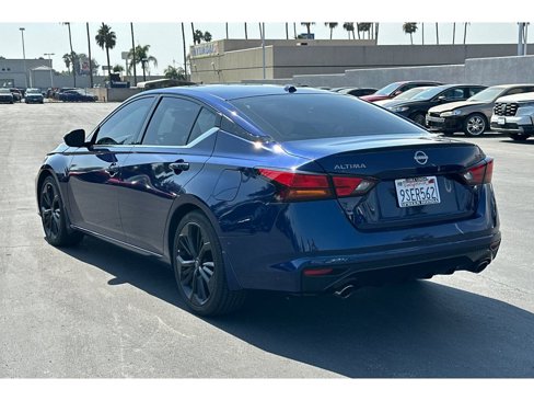 Used 2024 Nissan Altima 2.5 SR w/ SR Premium Package image 3