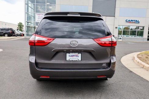 Used 2015 Toyota Sienna LE image 14