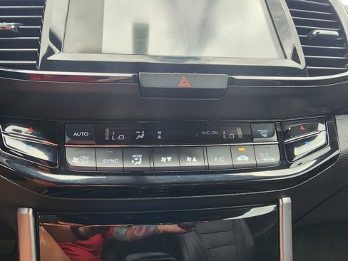 Used 2017 Honda Accord EX-L image 24