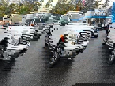 Used 2012 Ford F150 XLT w/ XLT Chrome Pkg image 9