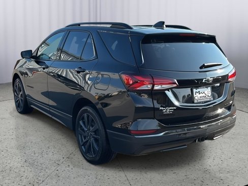 Used 2023 Chevrolet Equinox RS image 3