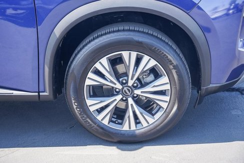Certified 2022 Nissan Rogue SV image 10