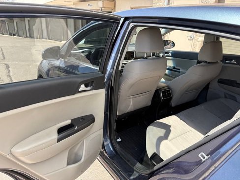 Used 2022 Kia Sportage LX image 19