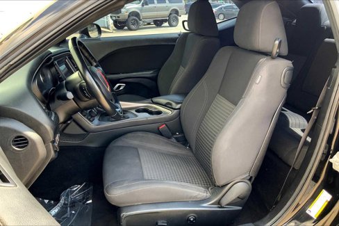 Used 2019 Dodge Challenger SXT image 7