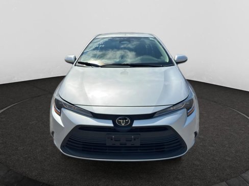 Used 2024 Toyota Corolla LE image 2