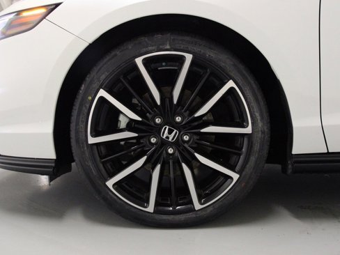 Used 2023 Honda Accord Touring image 10