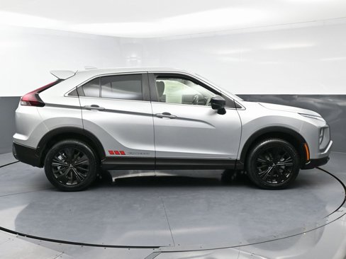 Used 2022 Mitsubishi Eclipse Cross LE image 8