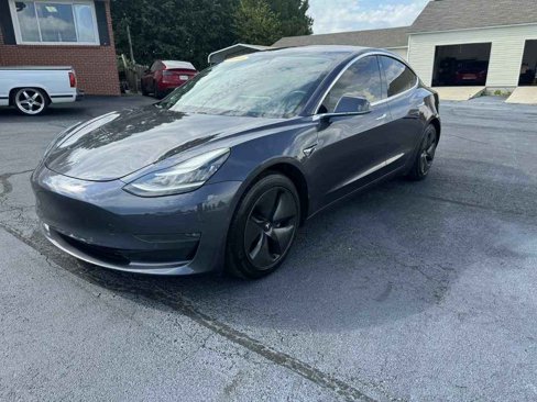 Used 2018 Tesla Model 3 Long Range image 1