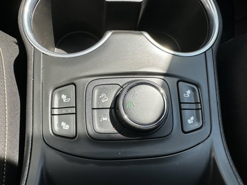 Used 2021 GMC Terrain SLE w/ Driver Convenience Package image 24