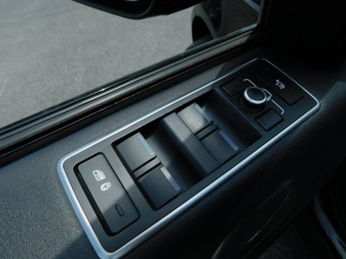 Used 2016 Land Rover Range Rover HSE image 27