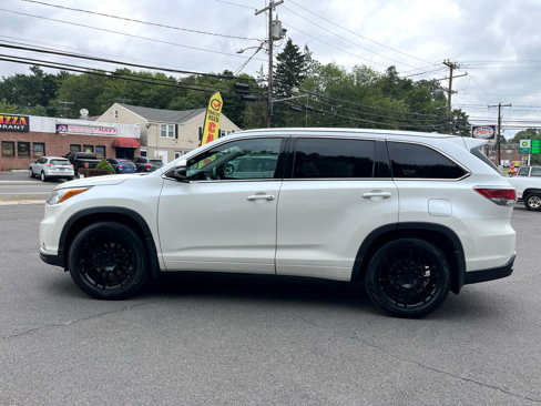 Used 2016 Toyota Highlander Limited image 2