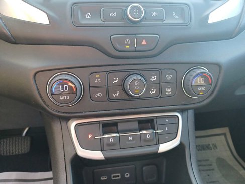 Used 2022 GMC Terrain SLE w/ Driver Convenience Package image 12
