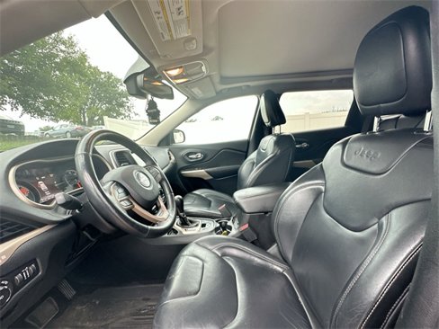 Used 2017 Jeep Cherokee Limited image 34