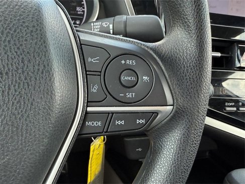 Used 2022 Toyota Camry LE image 16
