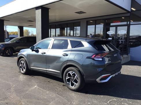 Used 2023 Kia Sportage LX image 5