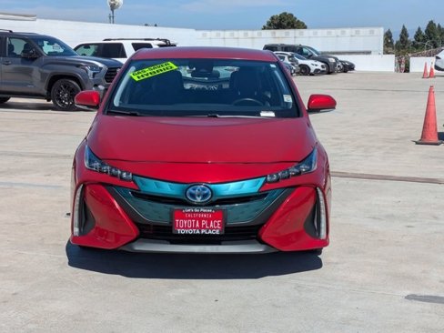 Used 2017 Toyota Prius Prime Premium image 2