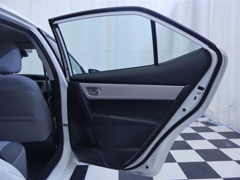 Used 2018 Toyota Corolla LE image 25