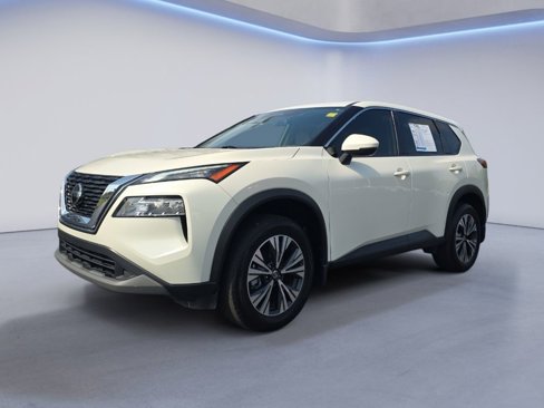 Used 2021 Nissan Rogue SV image 2