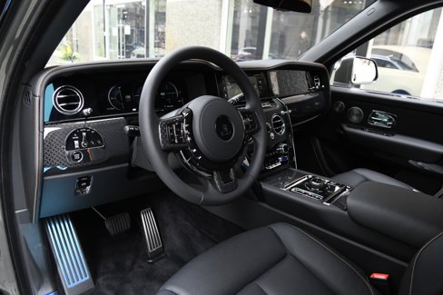 New 2025 Rolls-Royce Cullinan Black Badge image 12