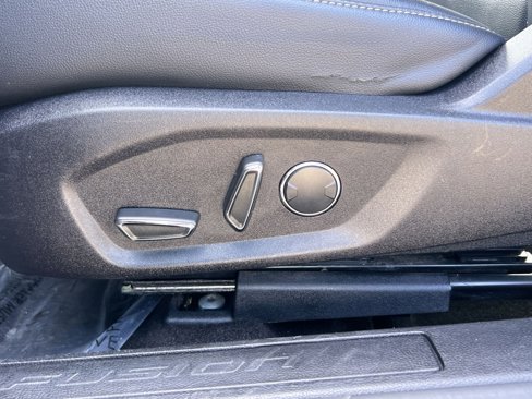 Used 2019 Ford Fusion SEL image 14