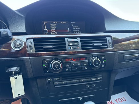 Used 2011 BMW 335i xDrive Sedan image 26