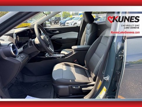 New 2025 Chevrolet Trax LT w/ Driver Confidence Package image 13